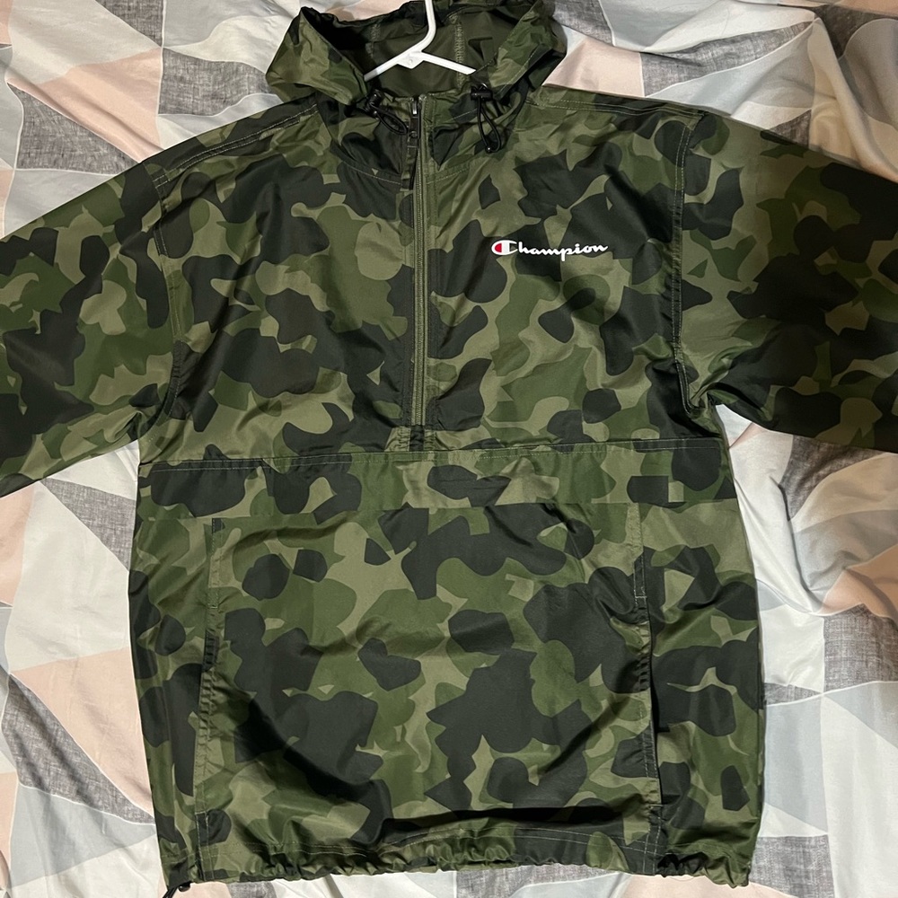 Green camouflage windbreaker champion